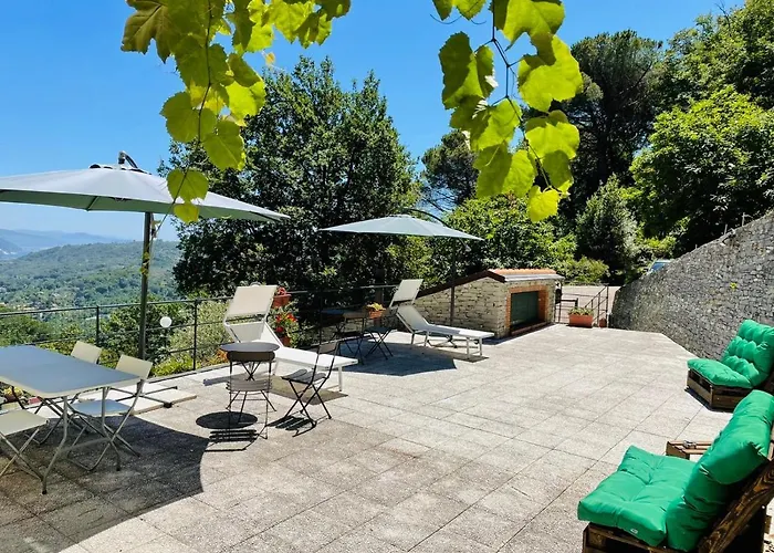 La Riviera Bed & Breakfast 3*